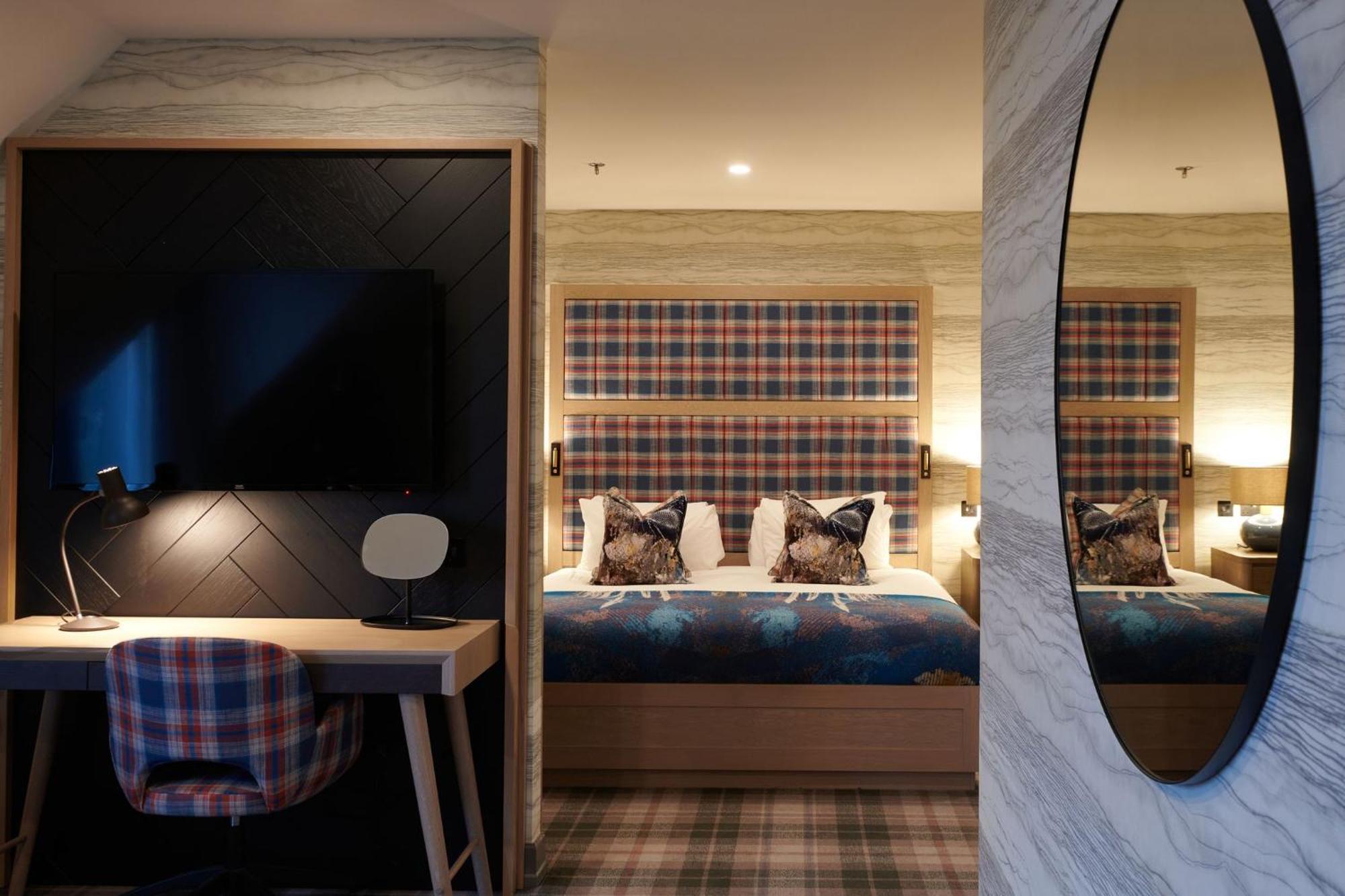 Cameron House On Loch Lomond Alexandria Exterior photo A bedroom at the hotel